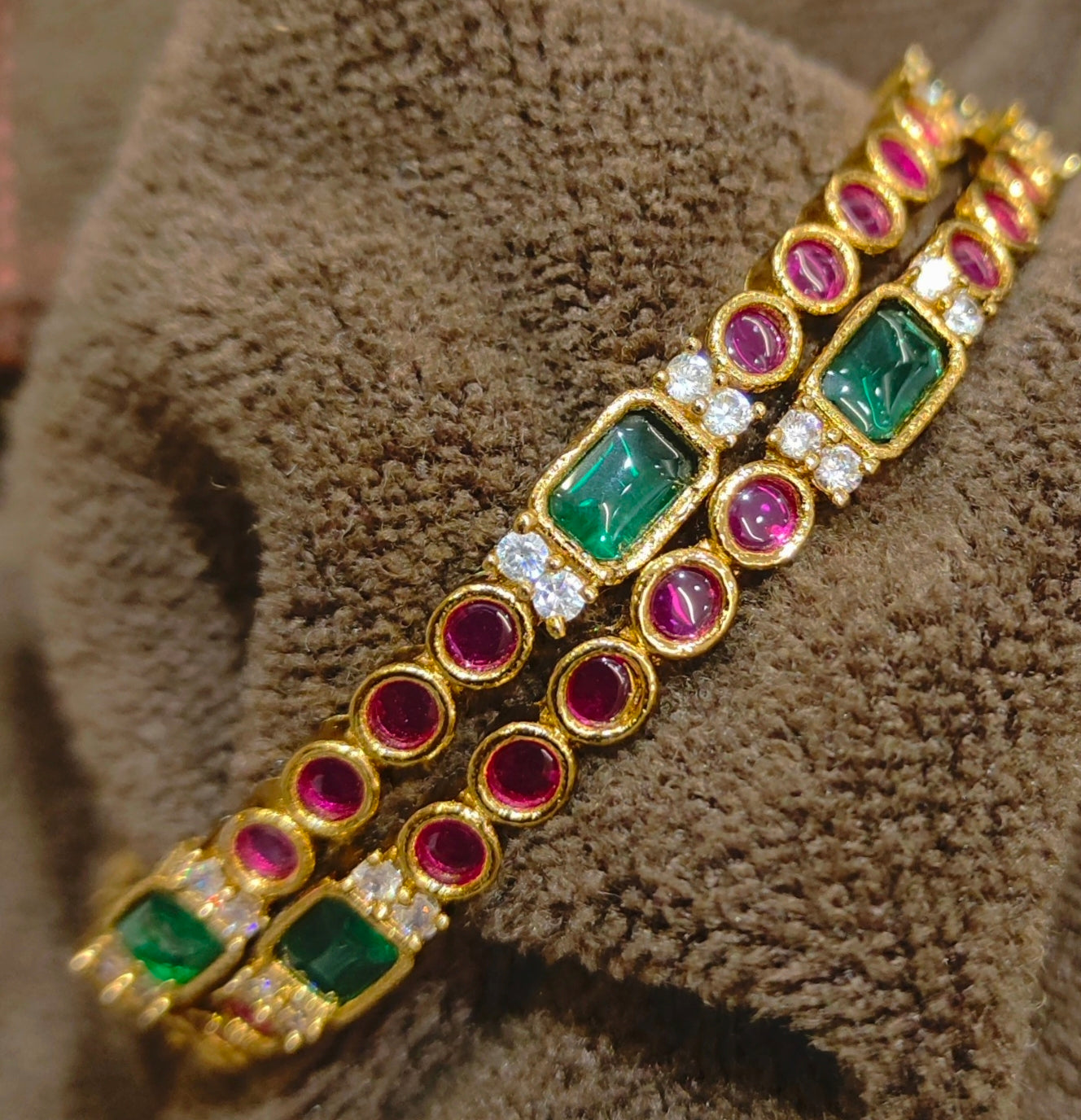 KEMPU BANGLES