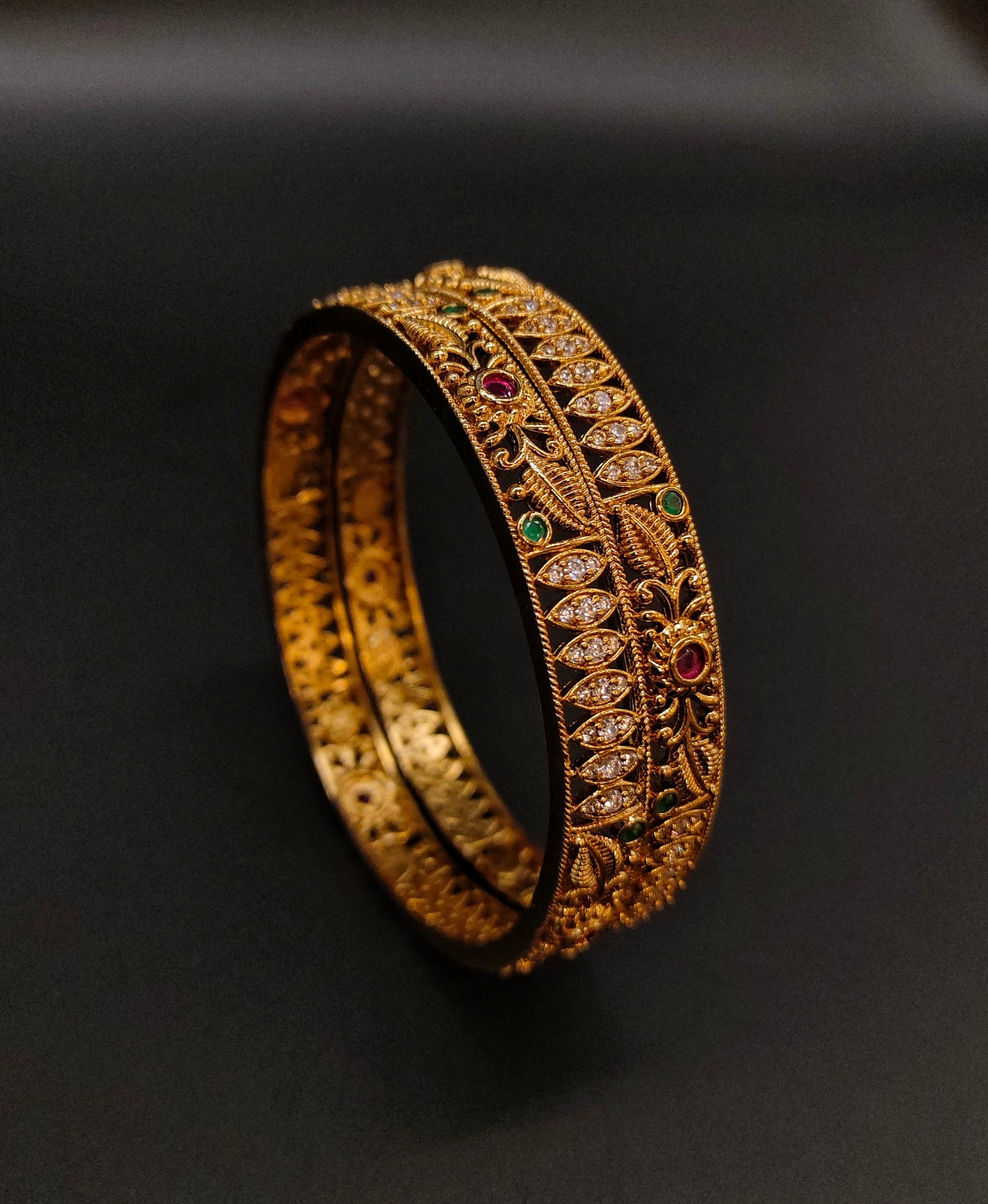BANGLES