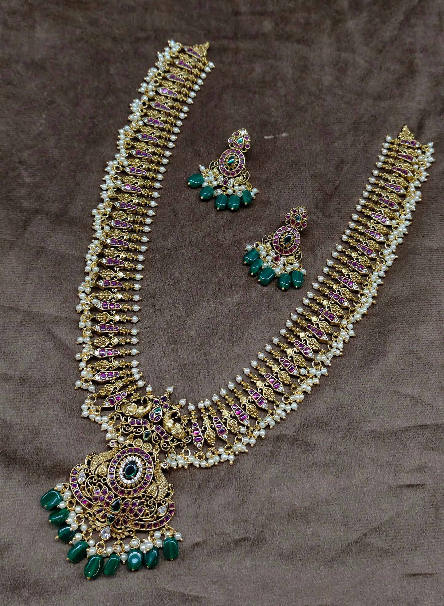 KEMPU NAKSHI LONG WITH PEARLS