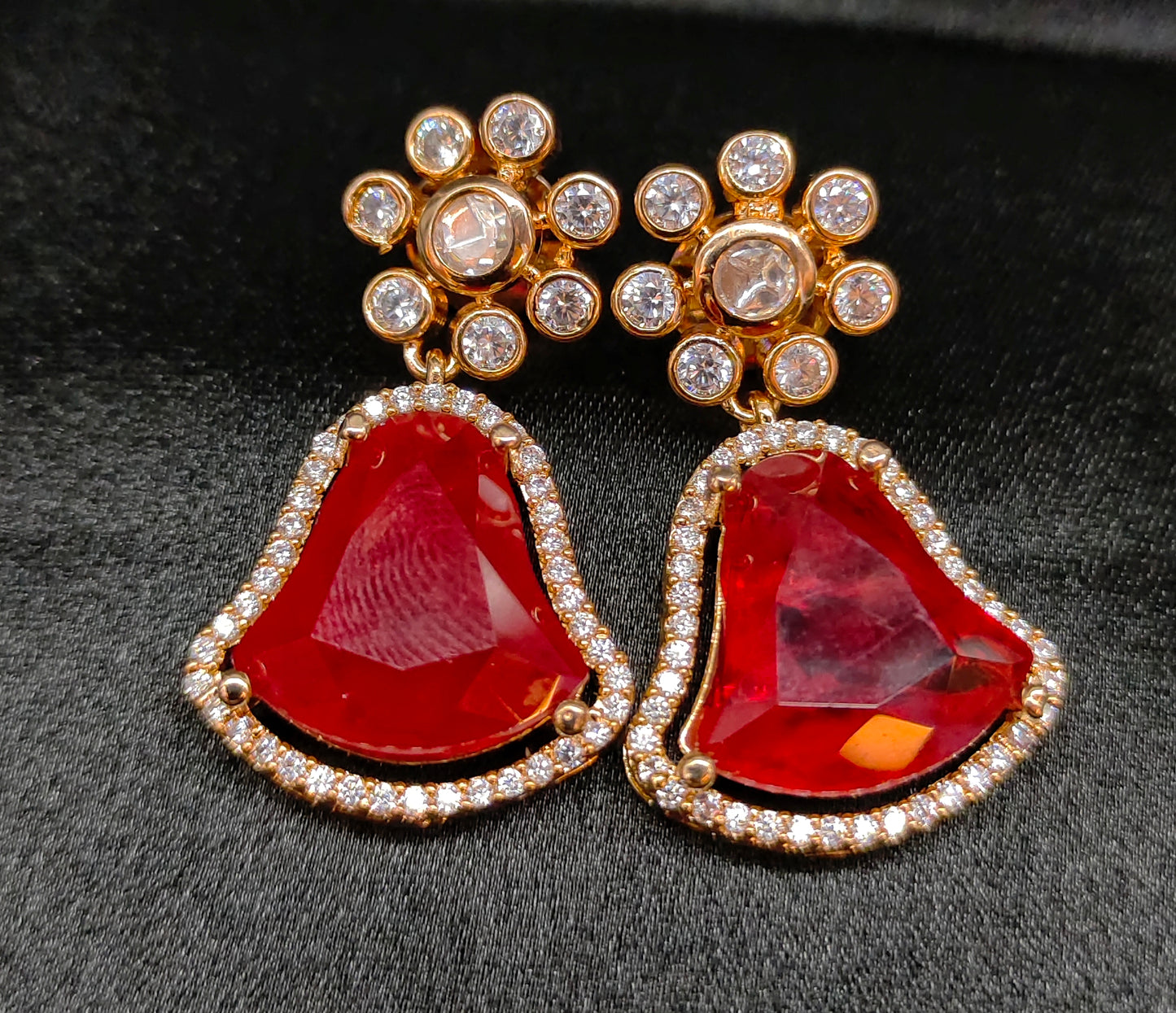 FLOWER DESIGN MOISSANITE EARINGS