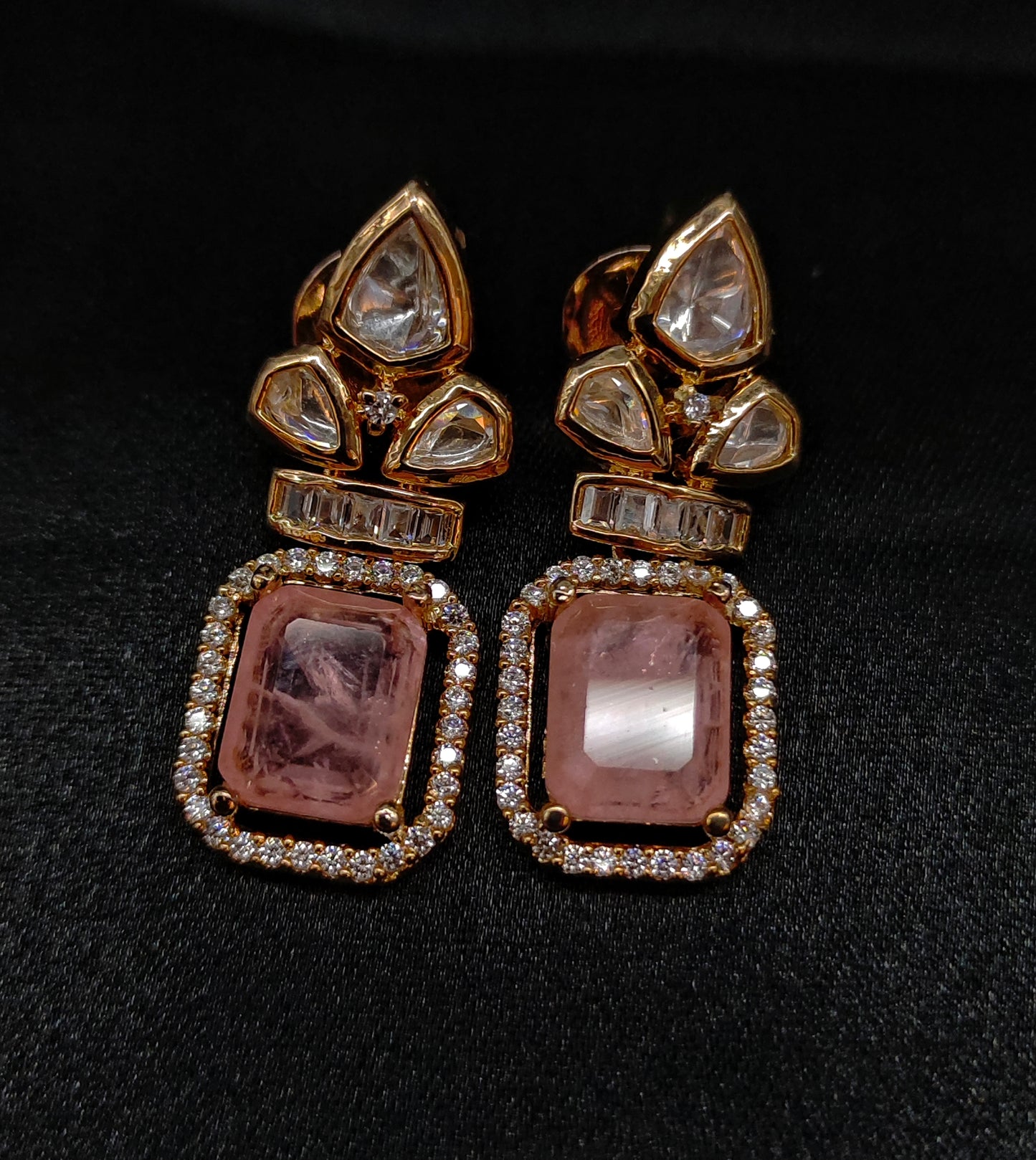 SIMPLE MOISSANITE EARINGS