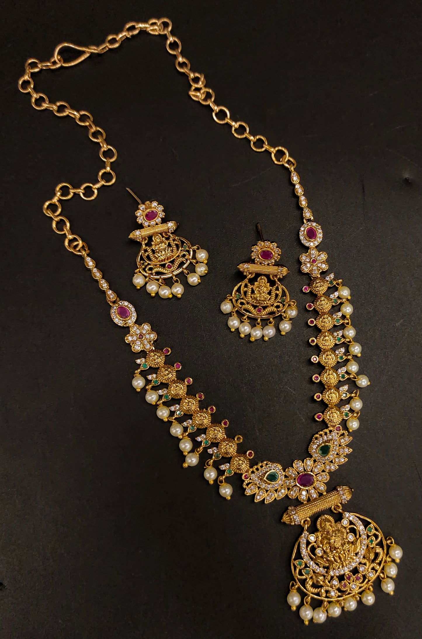 SIMPLE NECKSET