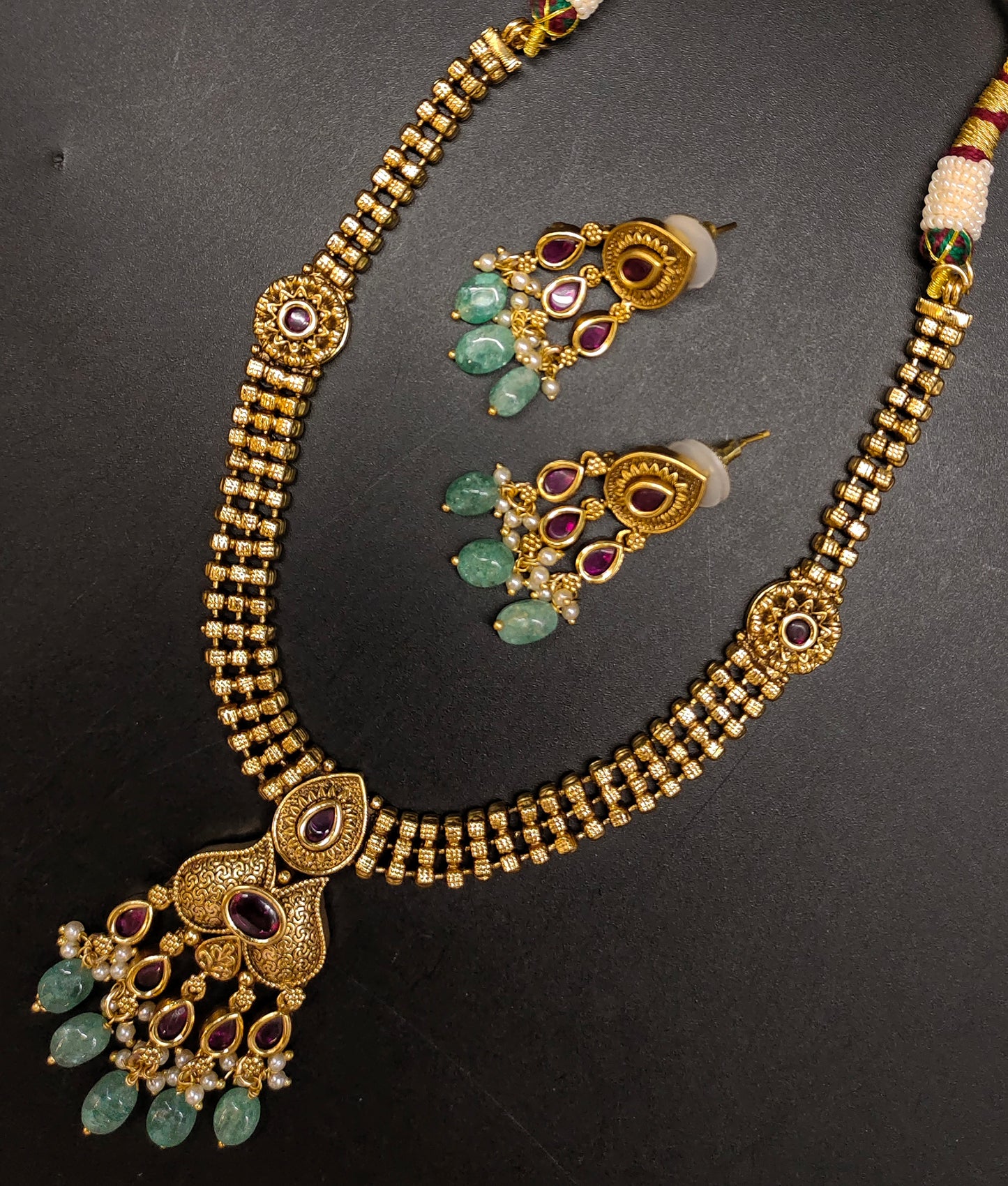 ANTIK NECKLACE