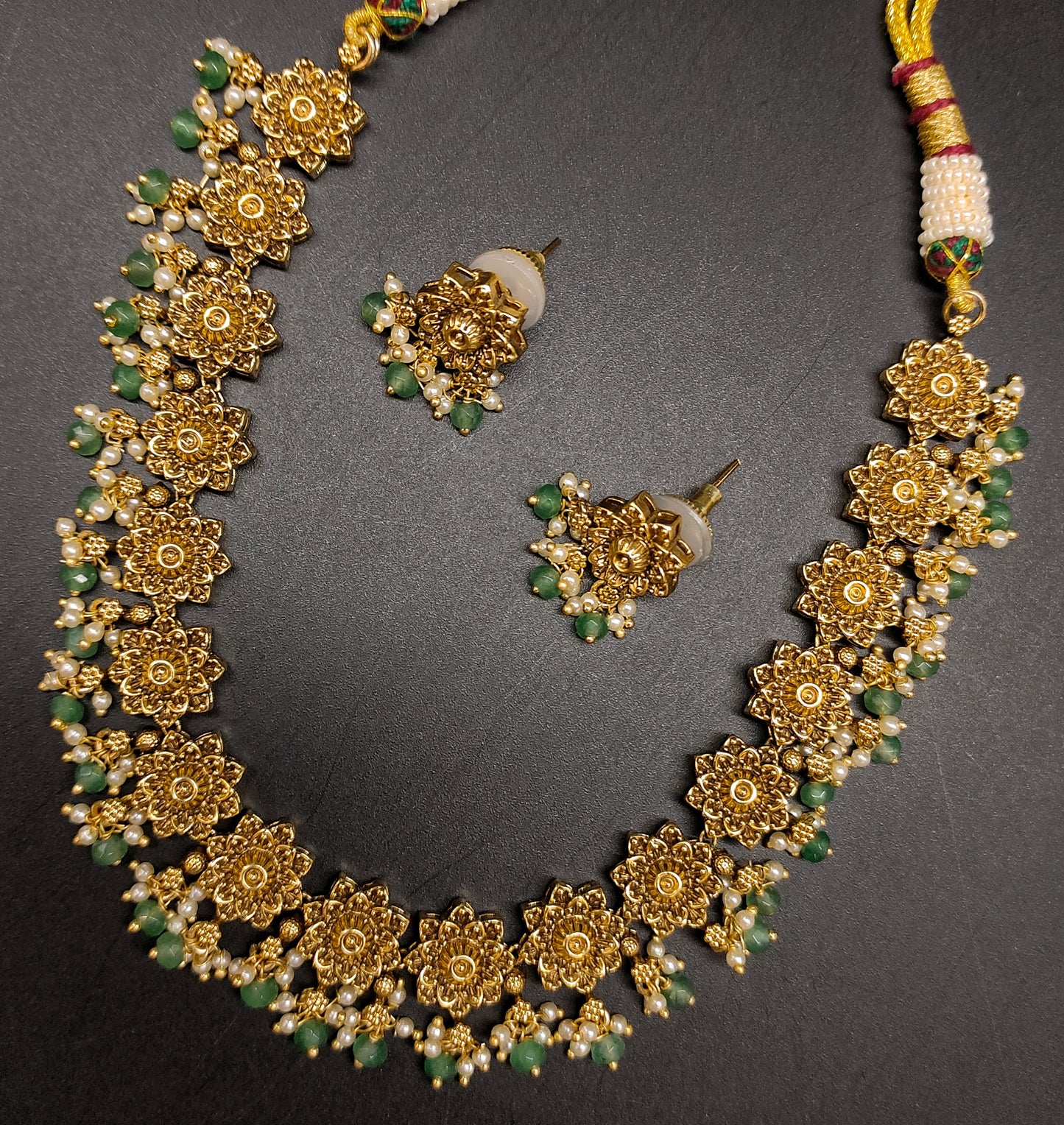 ANTIK NECKSET