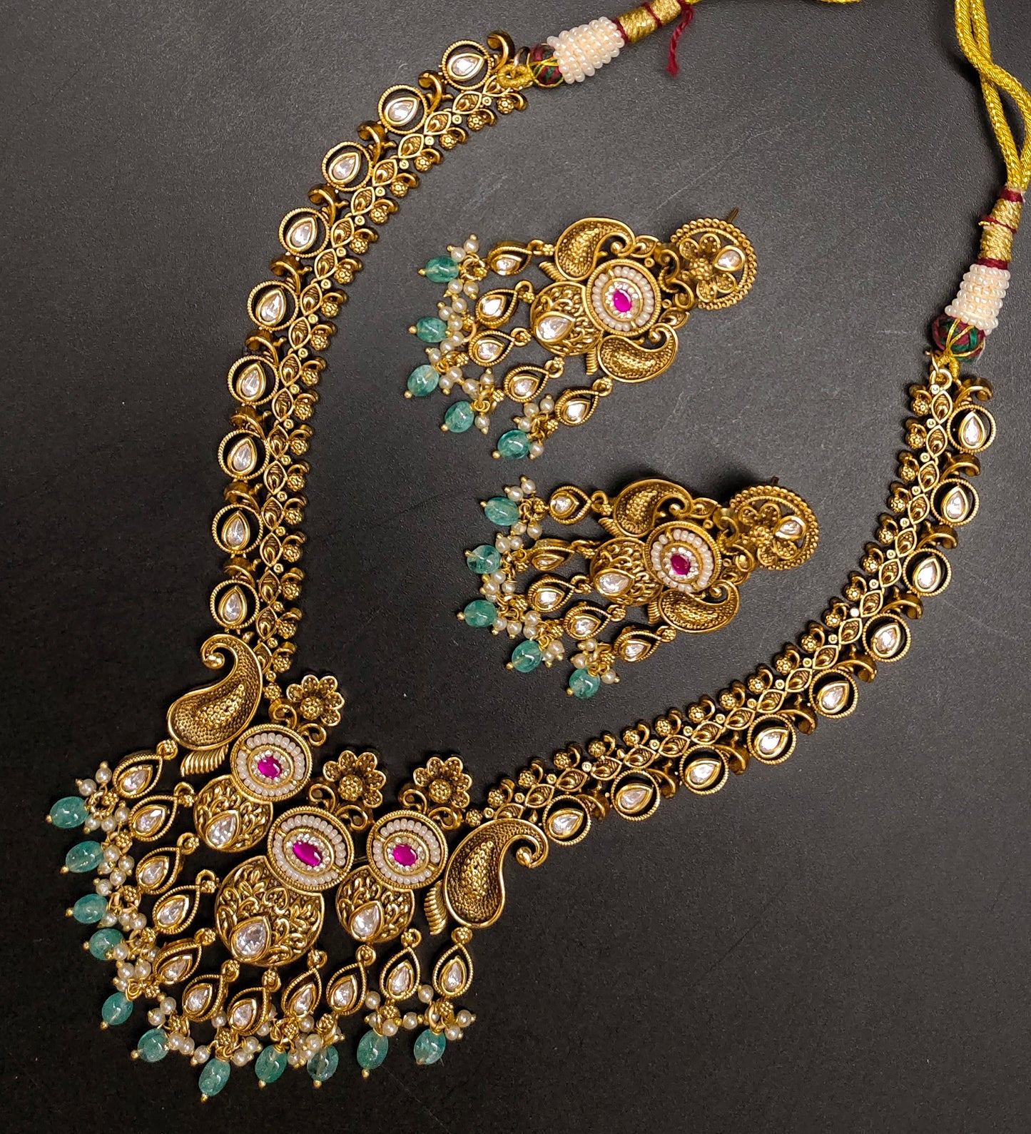 ANTIK NECKSET