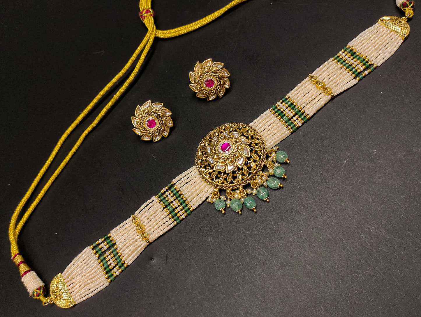 ANTIK MOTI CHOCKER