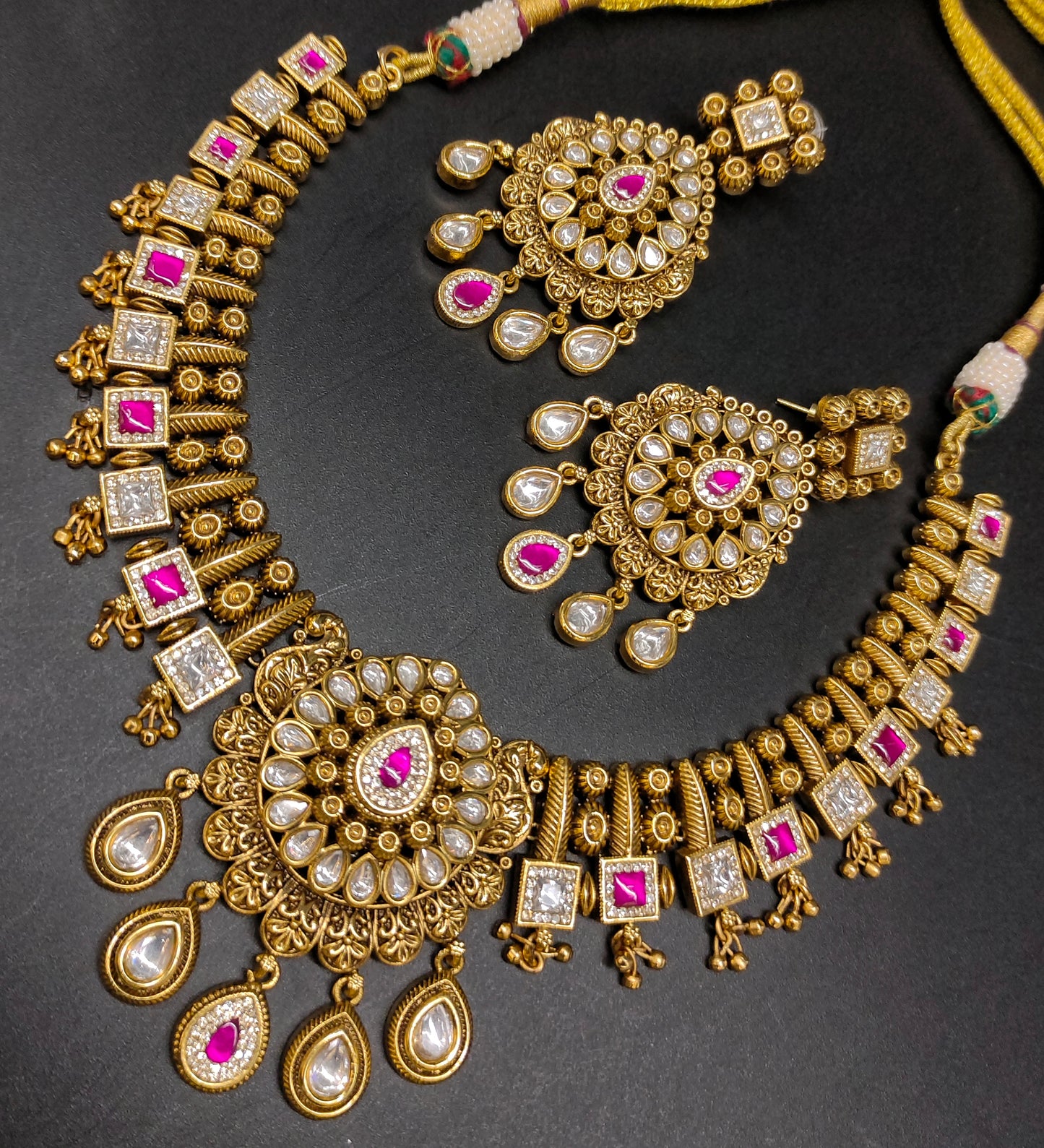 ANTIK MOISSANITE NECKSET