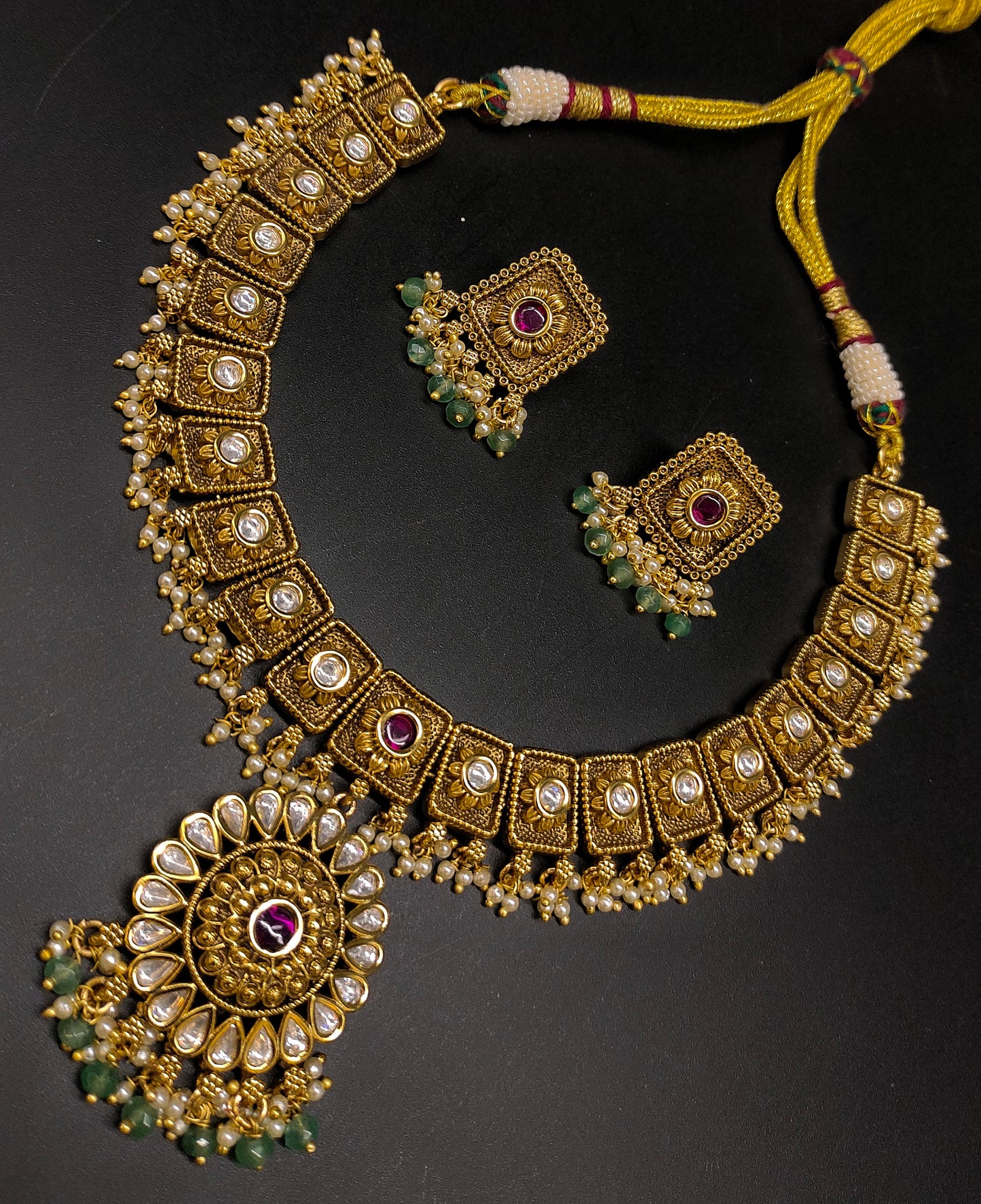 ANTIK MOISSANITE NECKSET