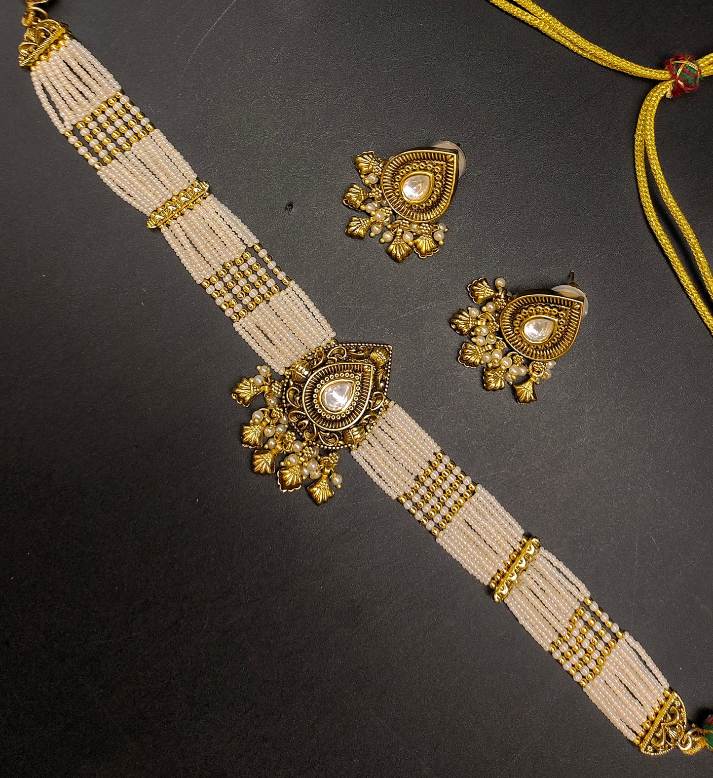 MOTI CHOCKER
