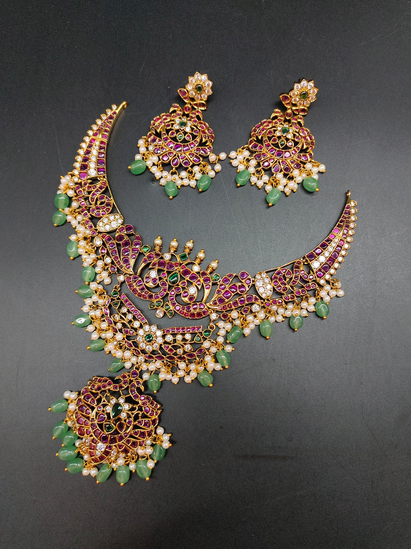 kempu neckset