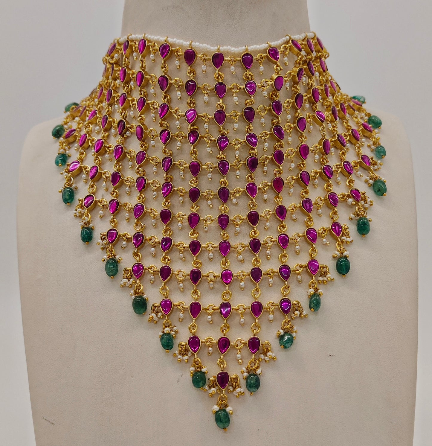 JADAU JALI CHOCKER