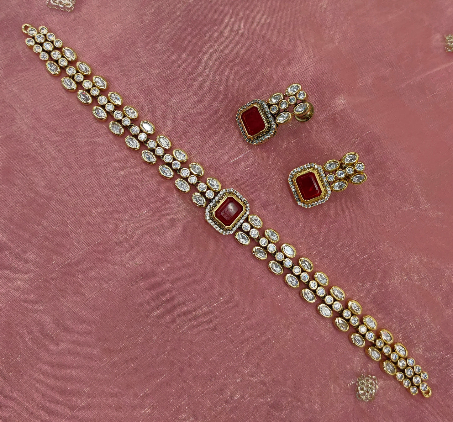 SIMPLE VICTORIAN MOISSANITE NECKSET
