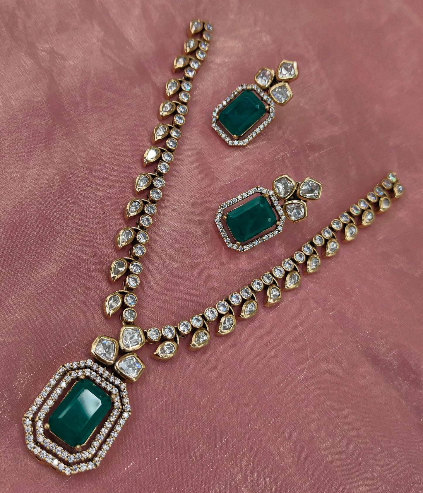 VICTORIAN MOISSANITE NECKSET