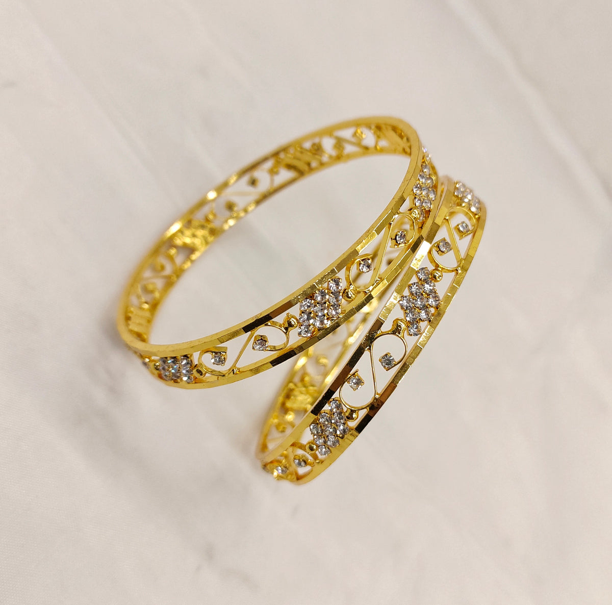 BANGLES