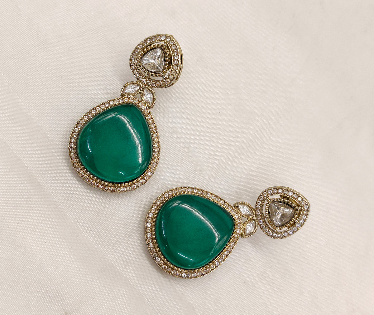VICTORIAN MOISSANITE KUNDAN NECKSET
