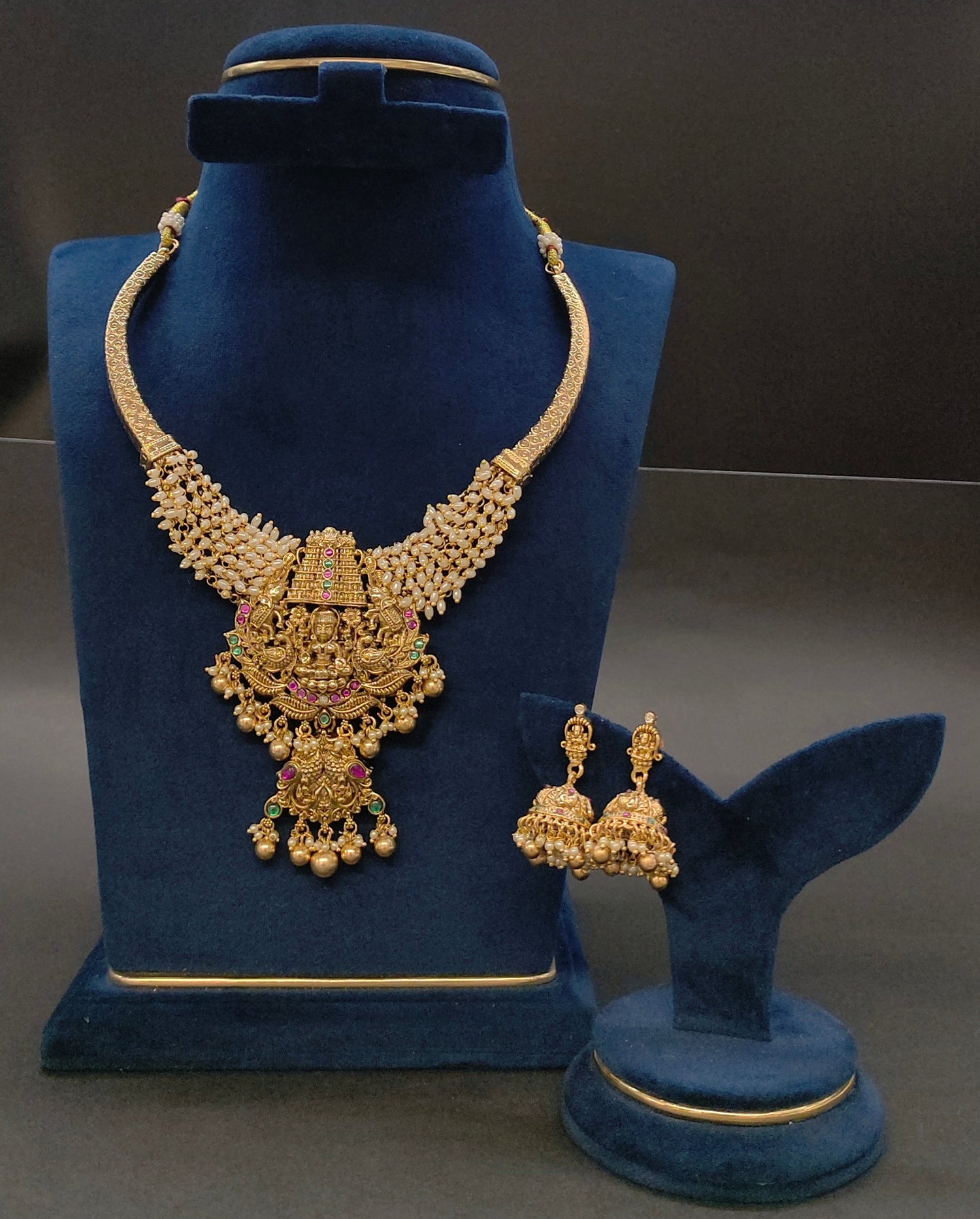NECKSET