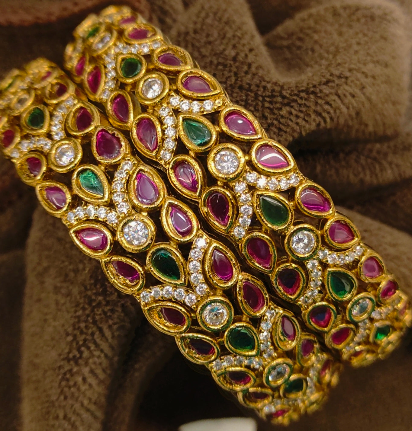 KEMPU BANGLES