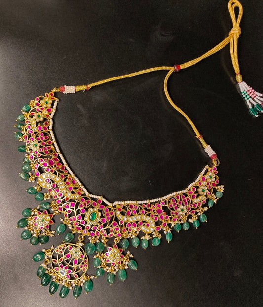 jadau neckset