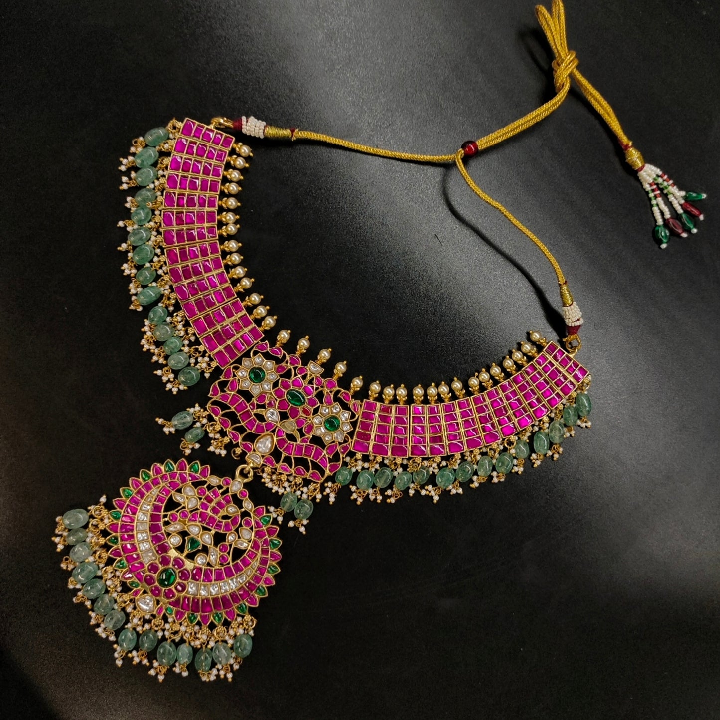jadau neck set