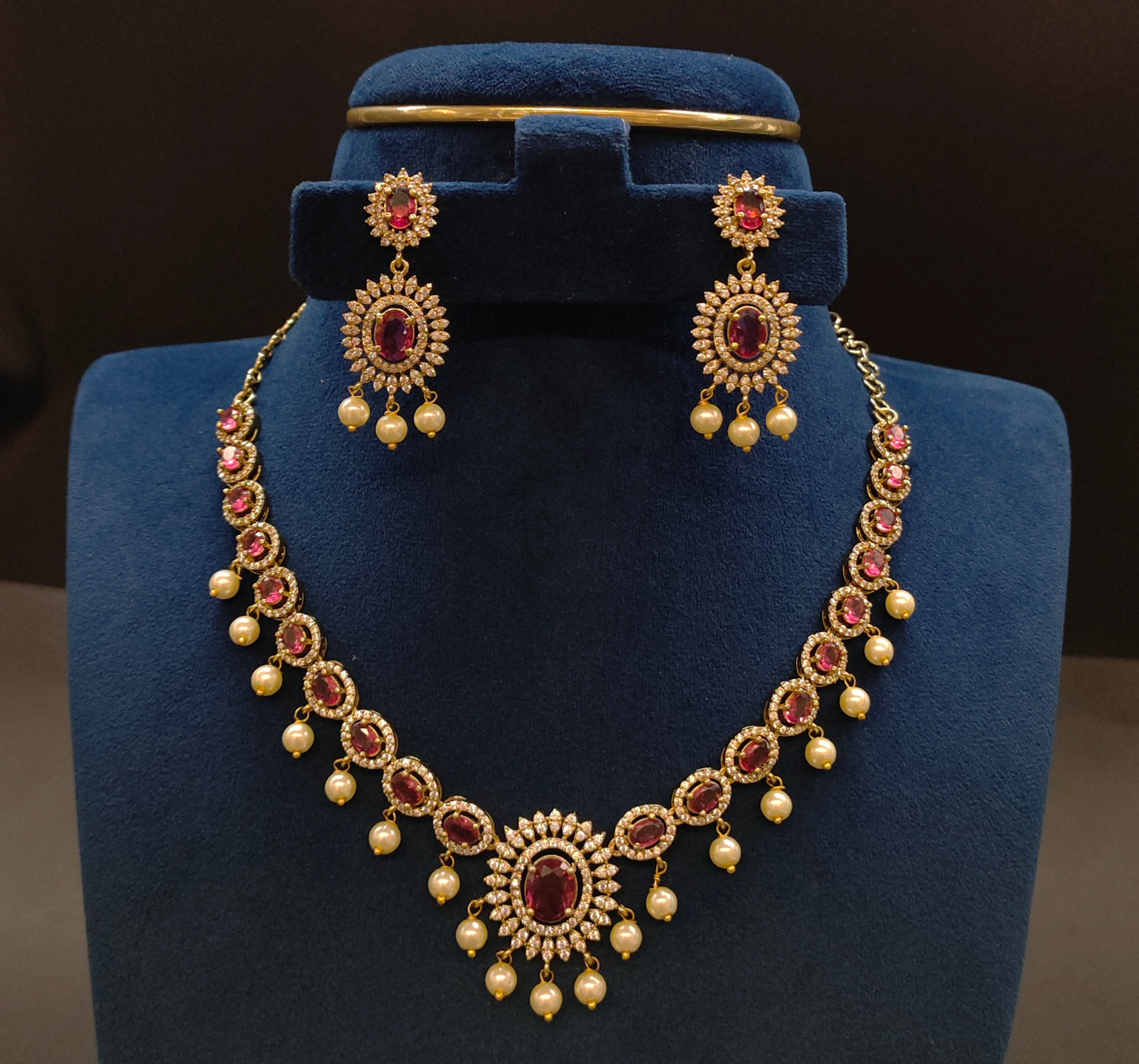 SIMPLE NECKSET