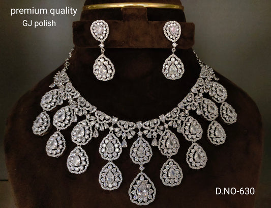 SILVER NECKSET