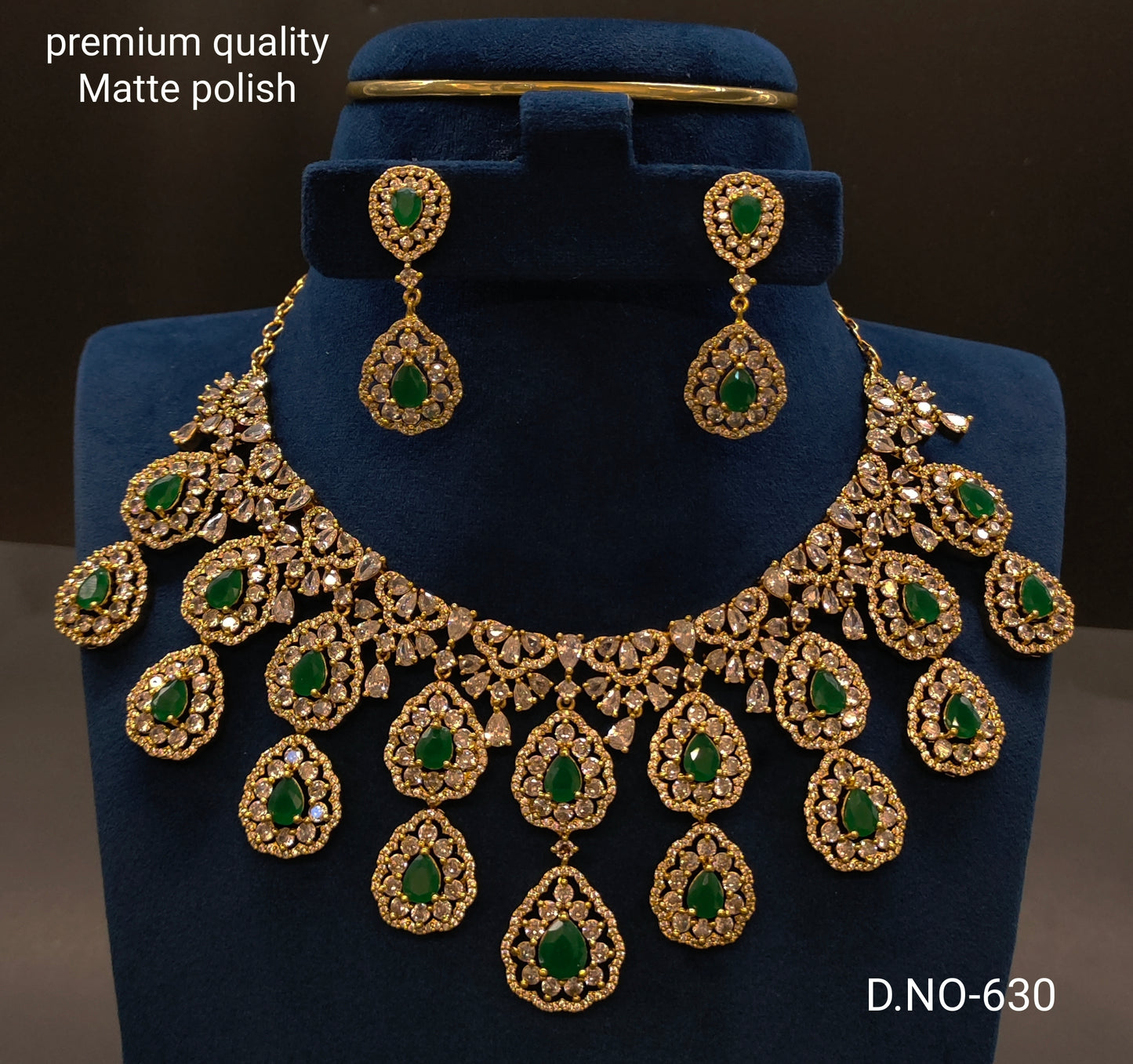 AD NECKSETS