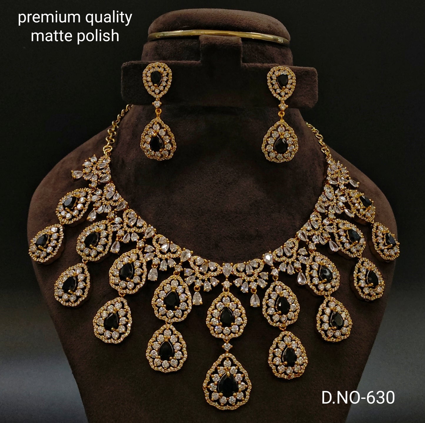 AD NECKSETS