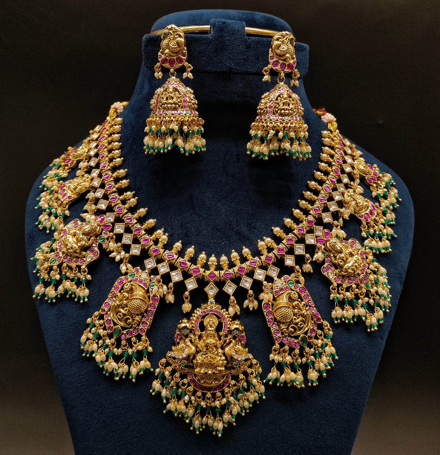 JADAU NECKSET WITH GOD LAXMIDEVI