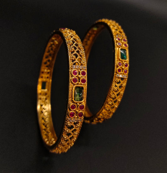 BANGLES