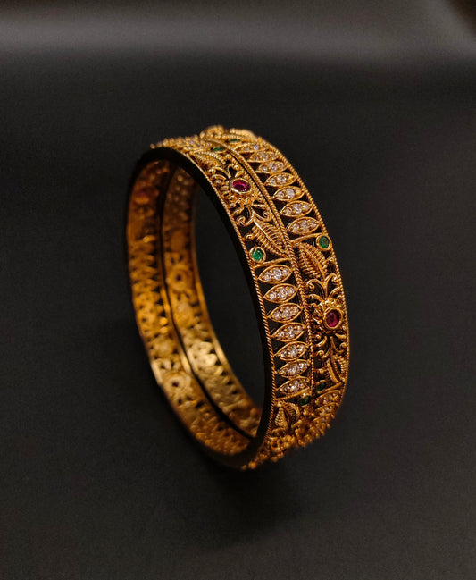 BANGLES