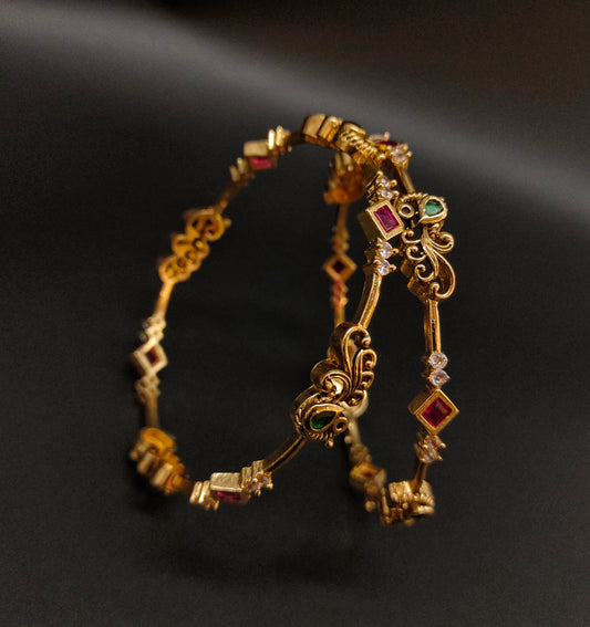 BANGLES