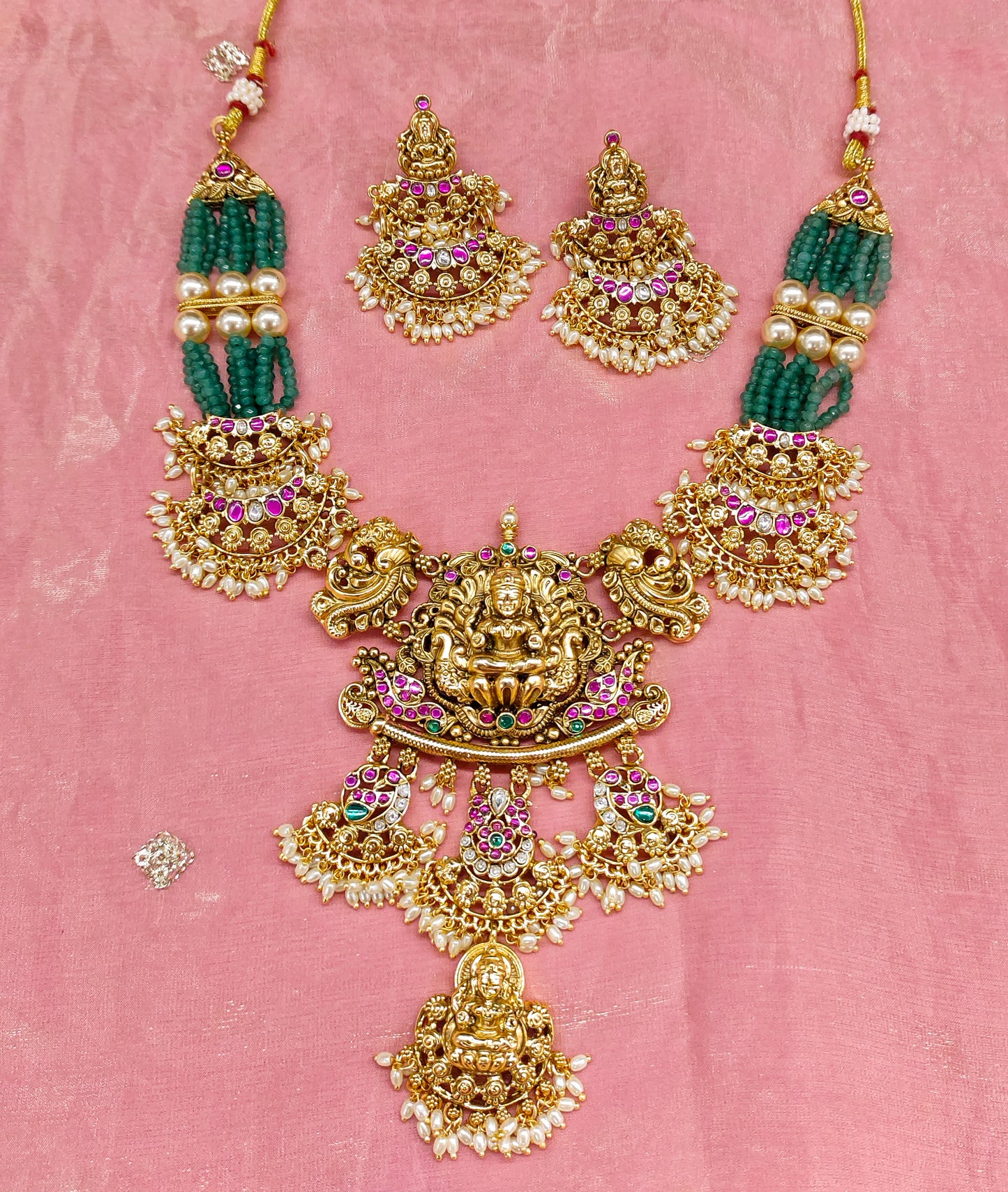NAKSHI JADAU VINTAGE BEADS NECKSET