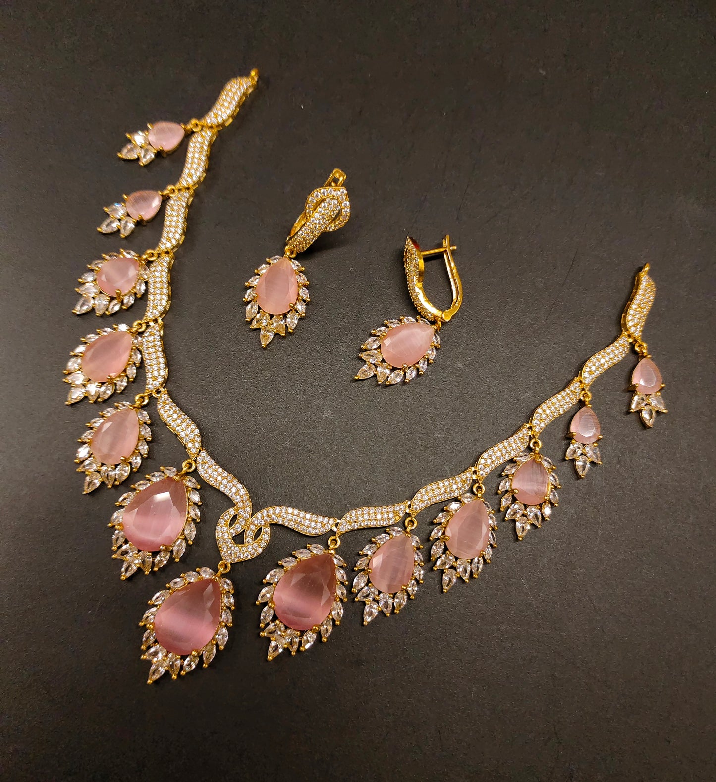 AD NECKSETS