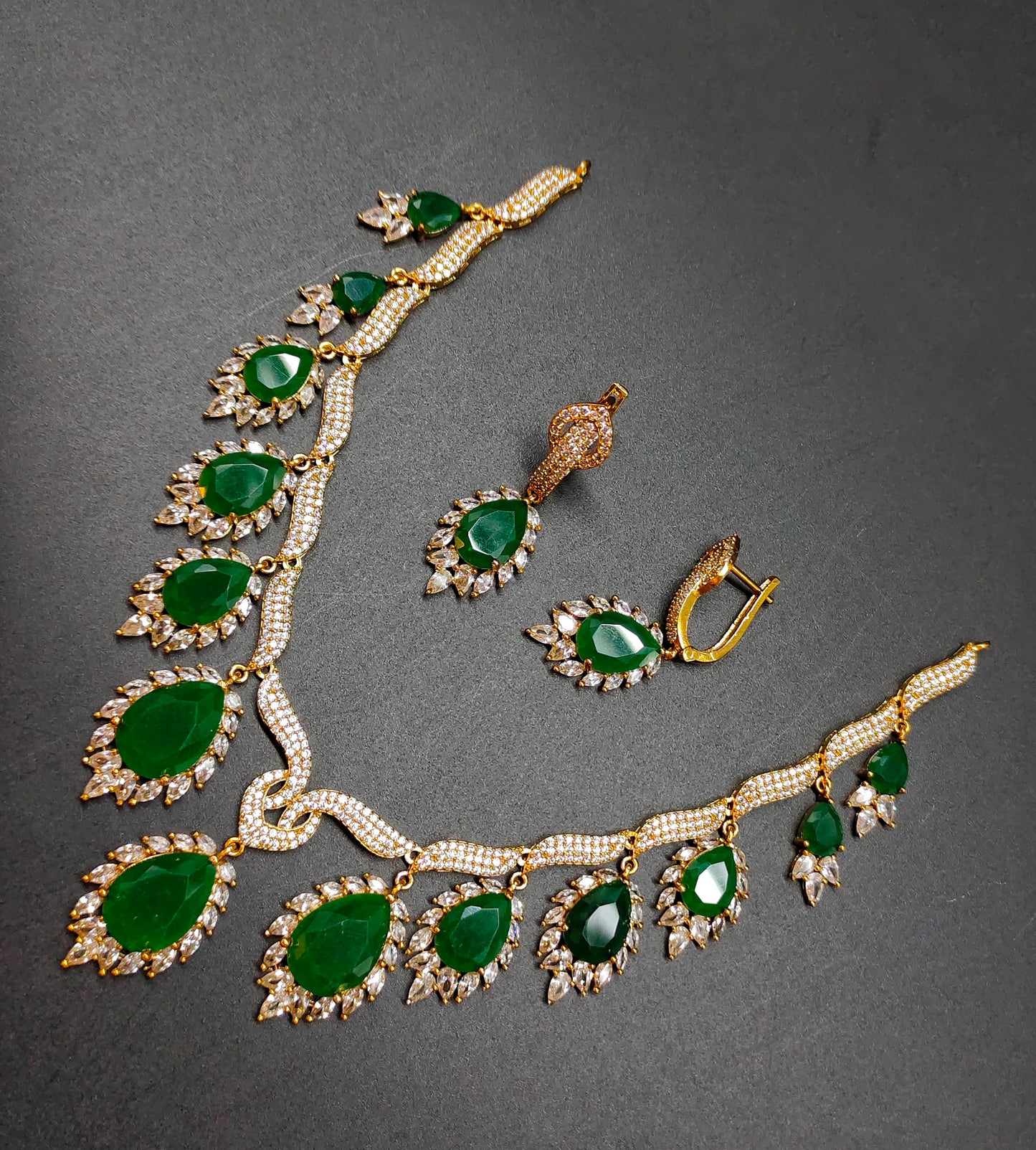 AD NECKSETS