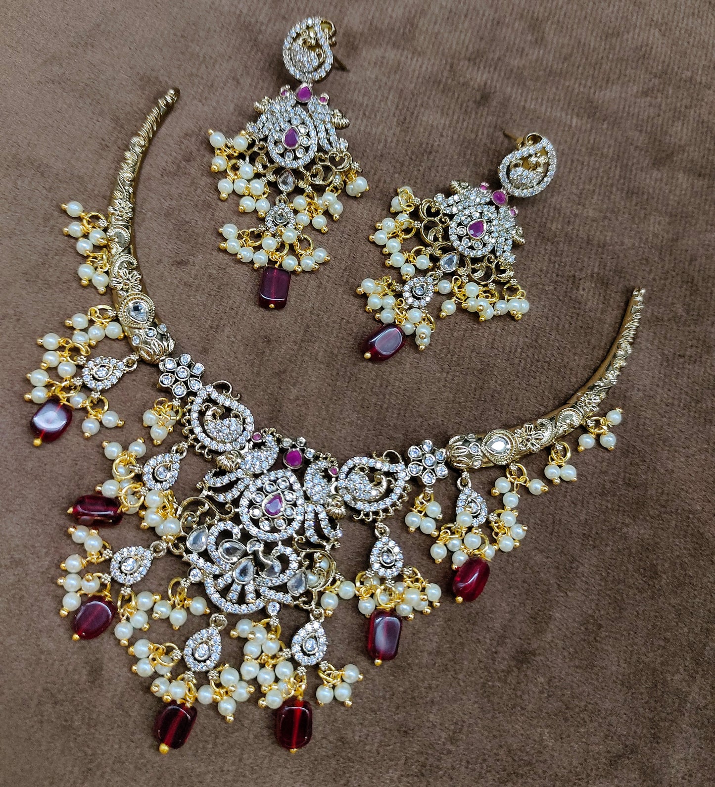 MEHNDI VICTORIAN KANTI WITH PEACOCK
