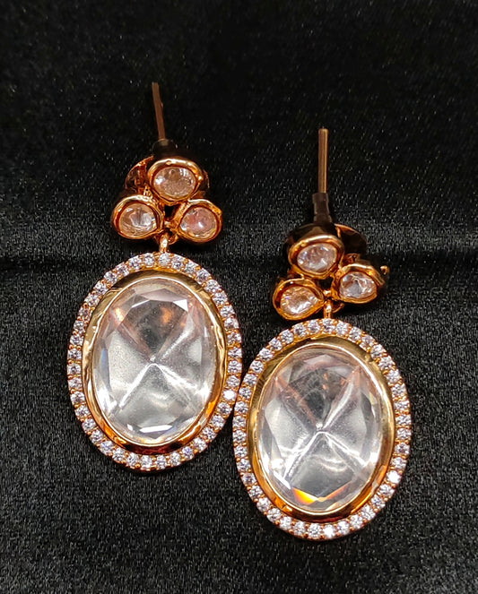 MOISSANITE EARINGS WITH WHITE STONE