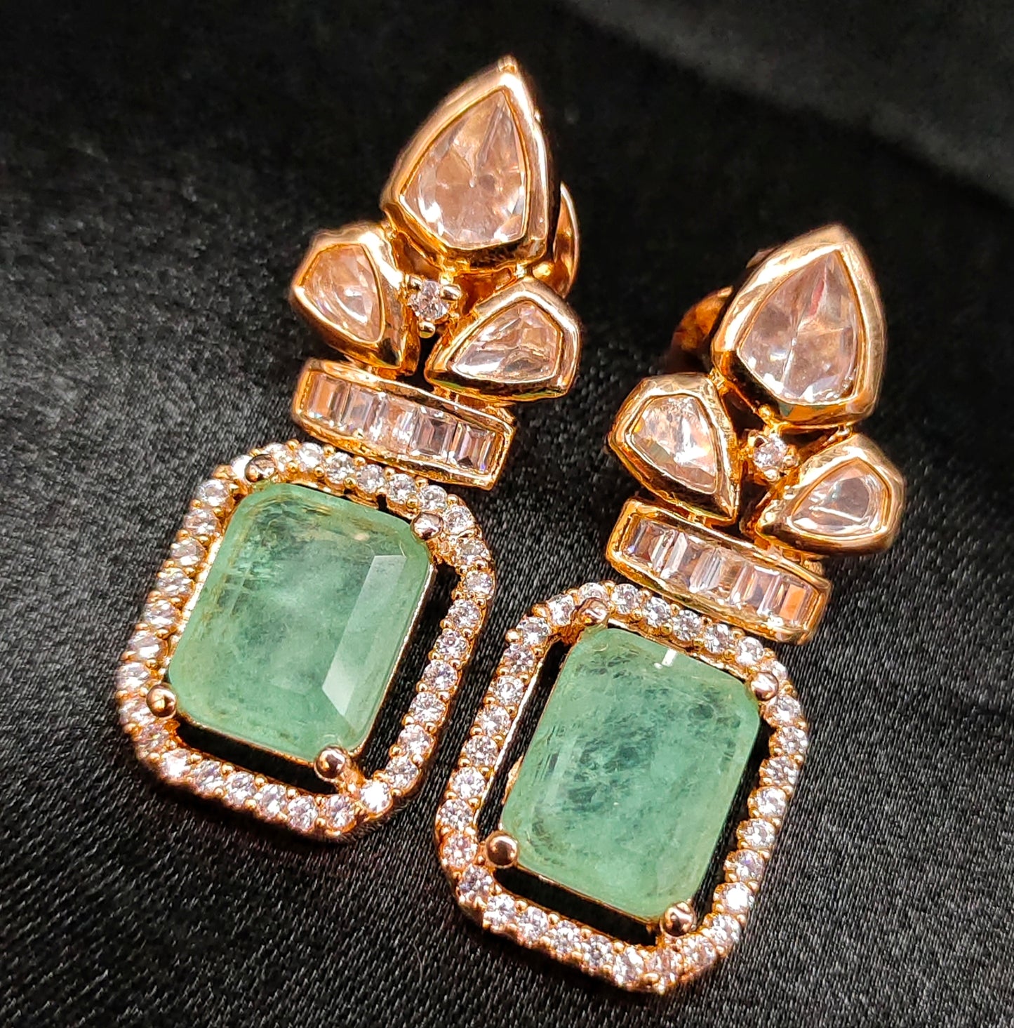 SIMPLE MOISSANITE EARINGS