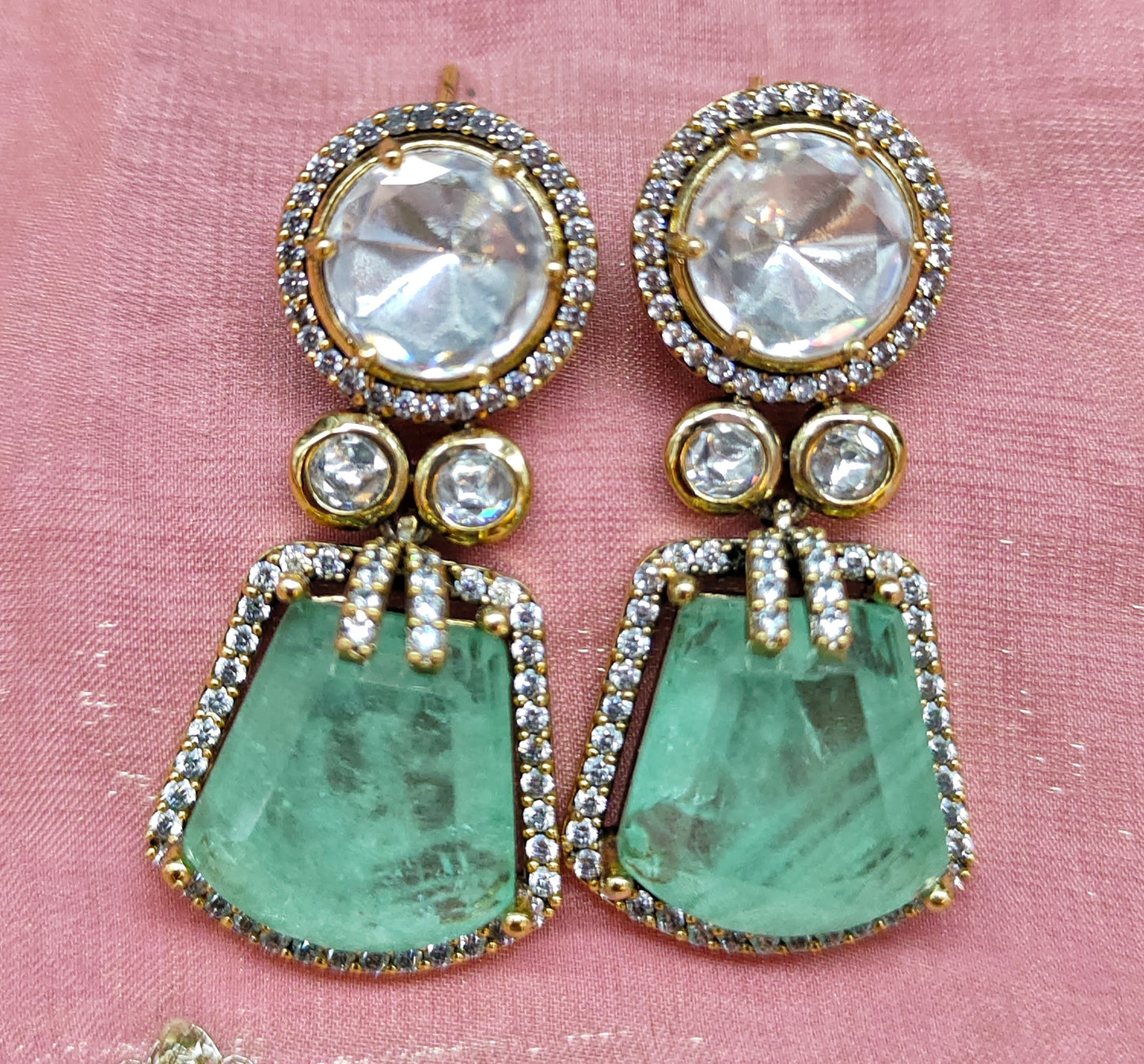SIMPLE VICTORIAN MOISSANITE EARINGS