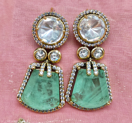 SIMPLE VICTORIAN MOISSANITE EARINGS