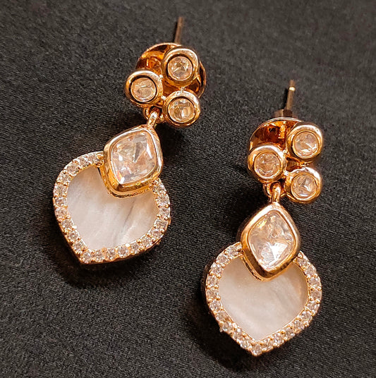 SIMPLE MOISSANITE EARINGS