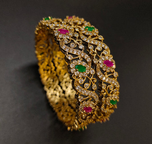 BANGLES