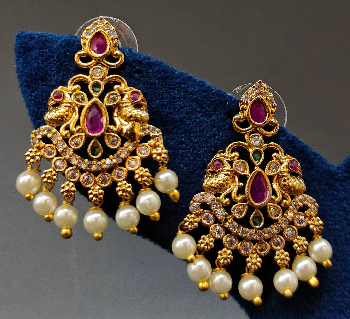SIMPLE EARINGS