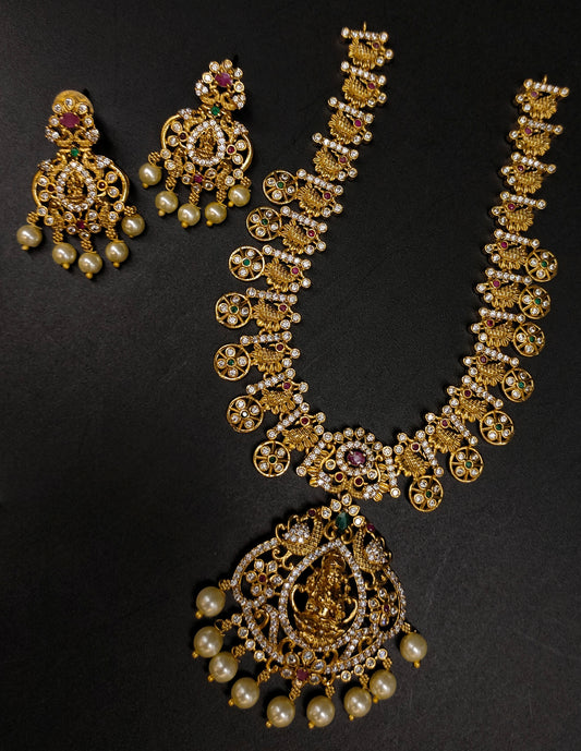 BOTTUMALLA NECKSET