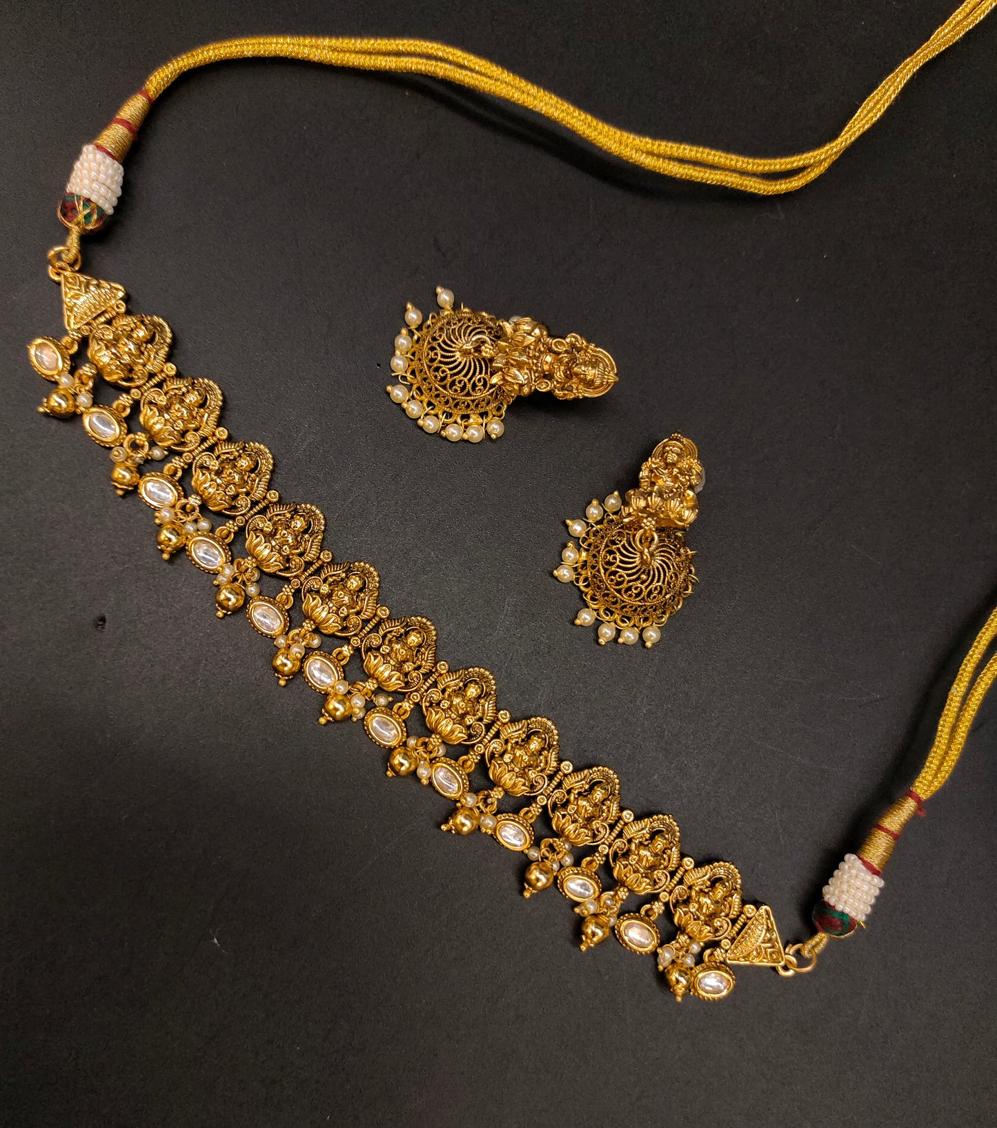 SIMPLE LAXMI NECKSET