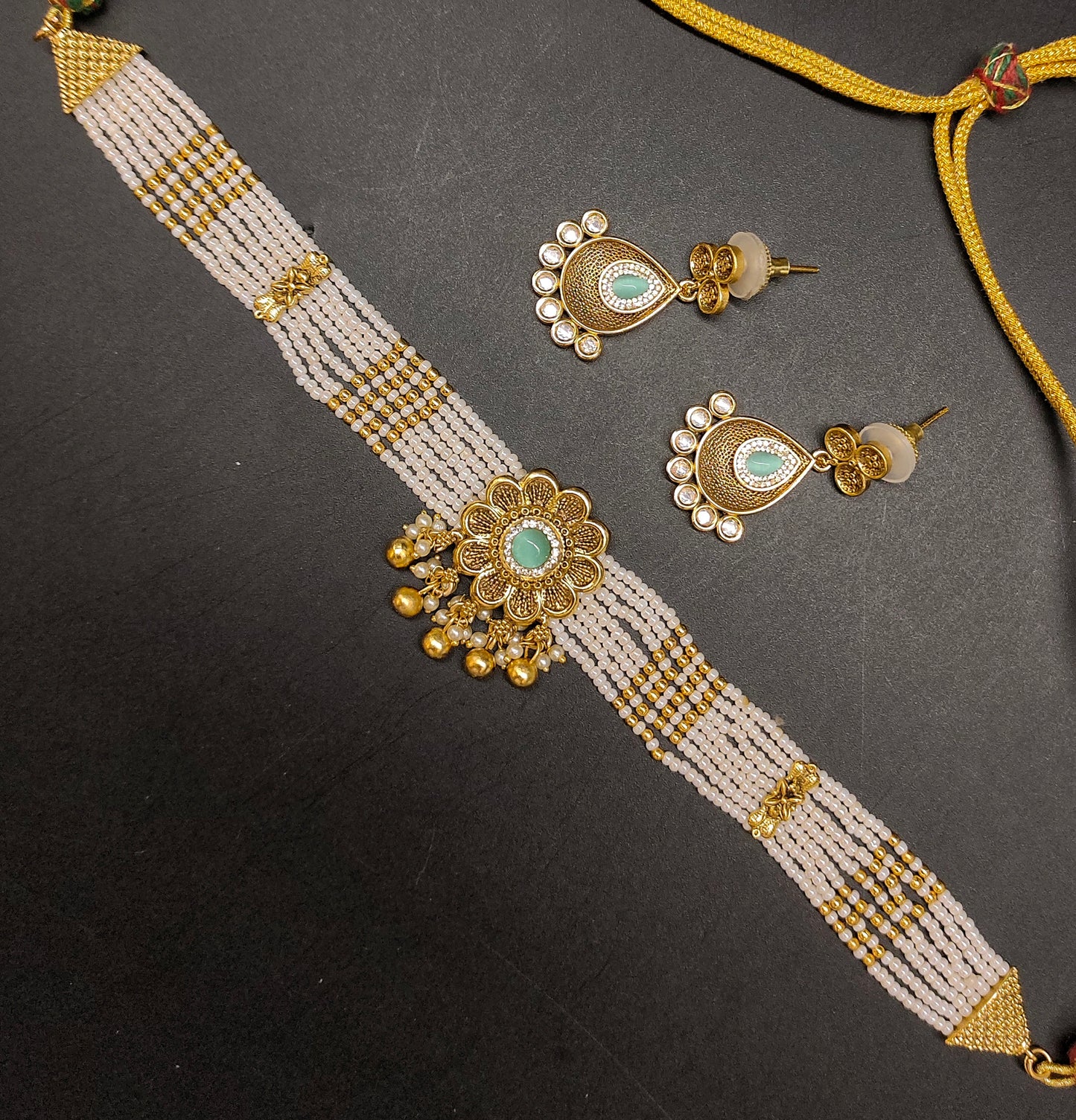 MOTI CHOCKER