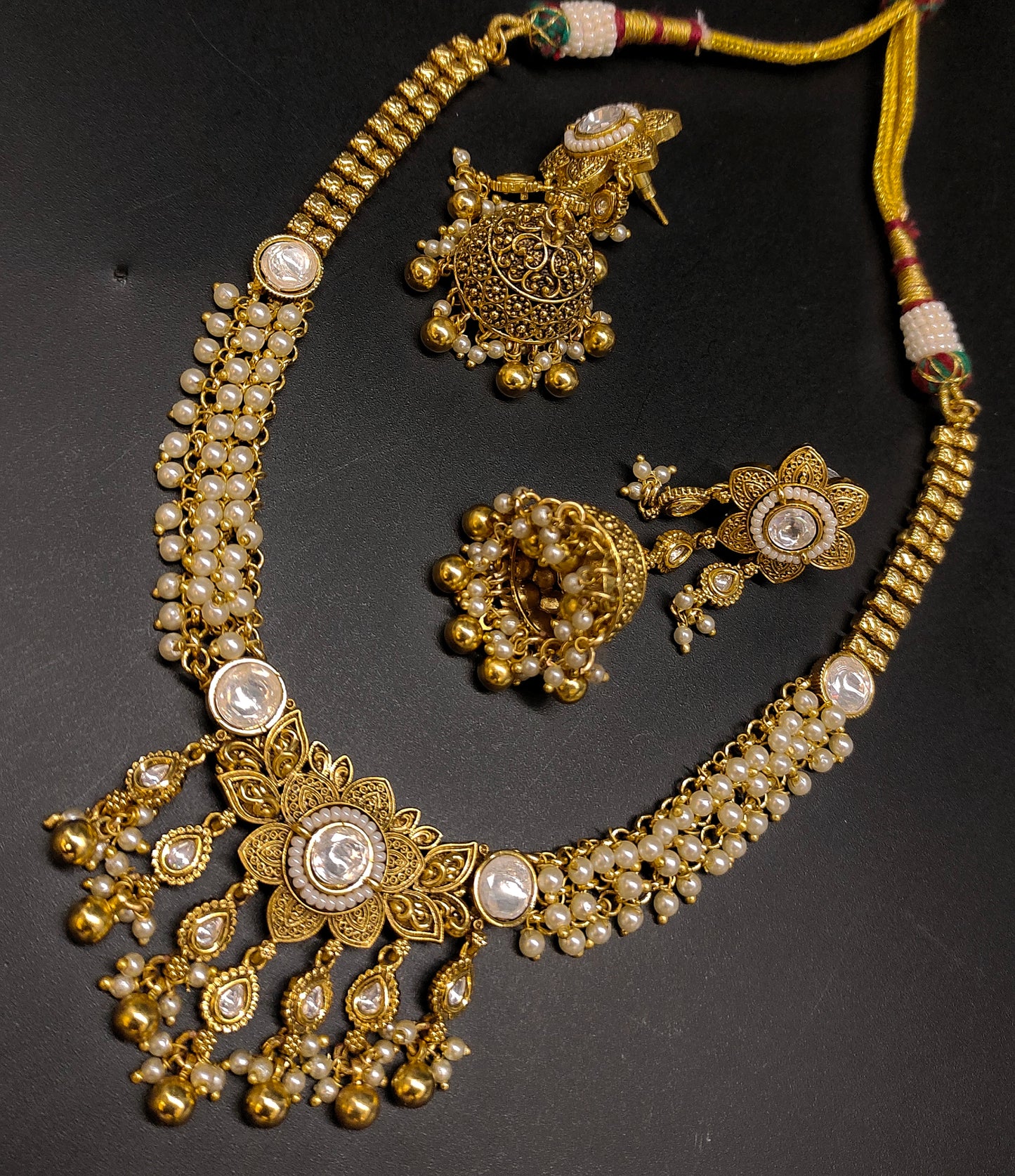 MOTI CHOCKER