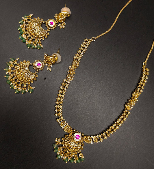 ANTIK NECKLACE