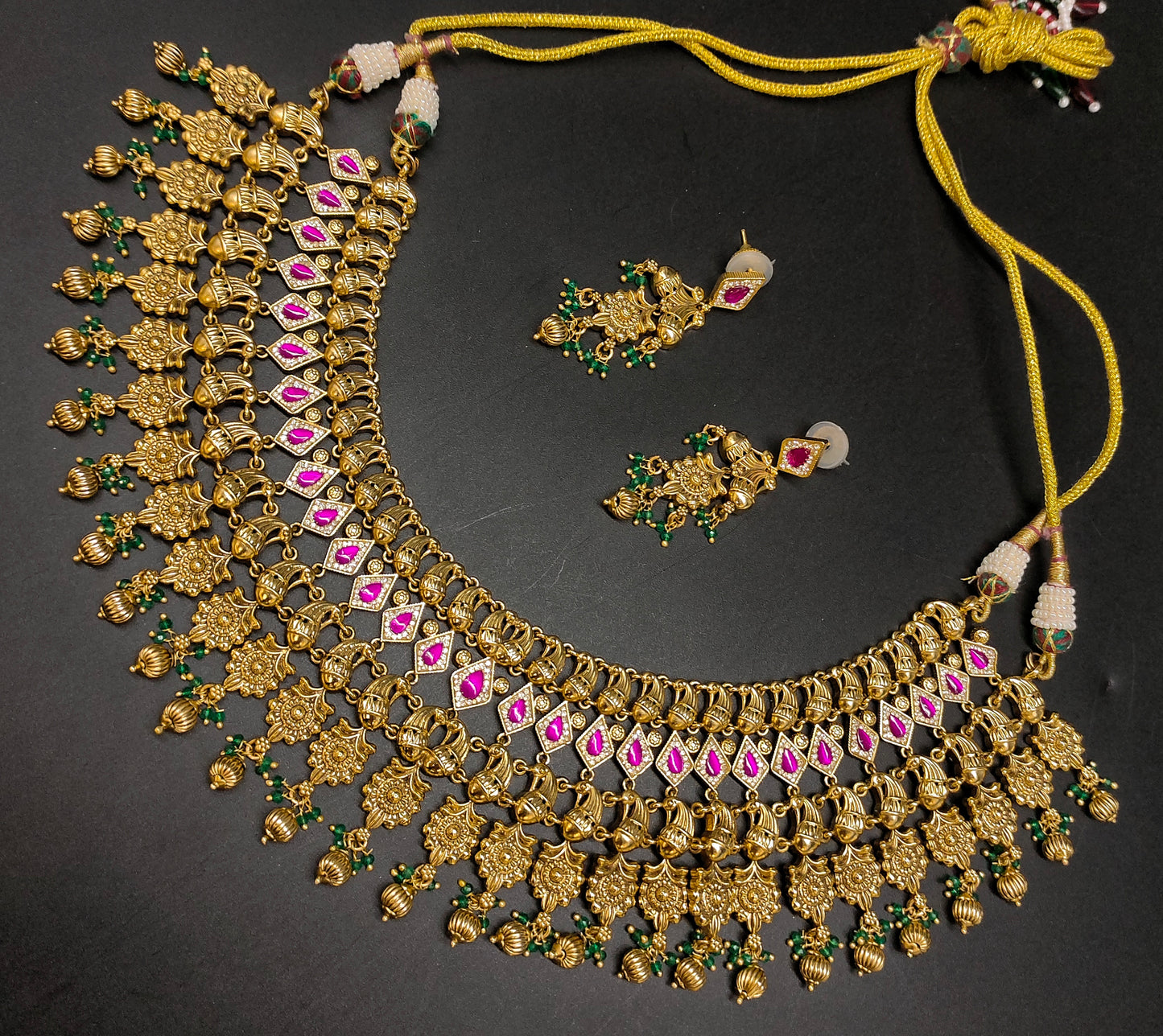 ANTIK JADAU CHOCKER