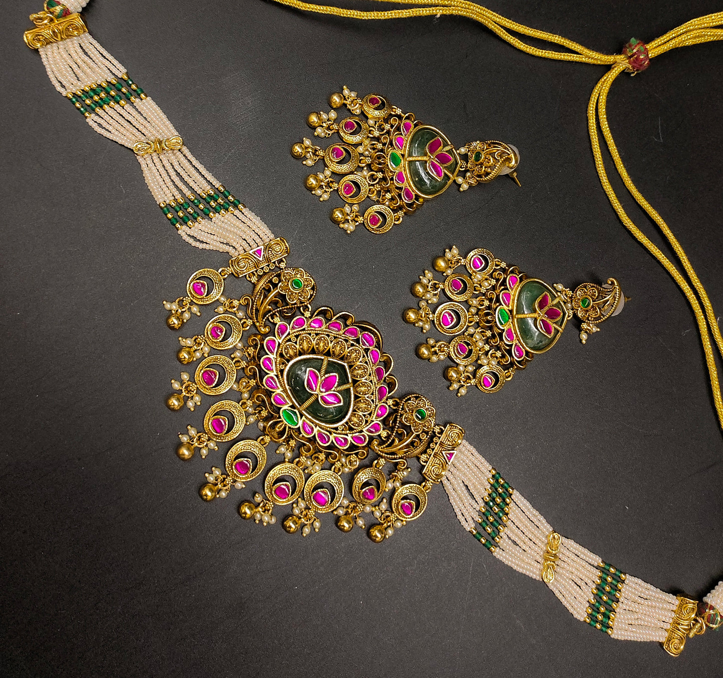 MOTI CHOCKER