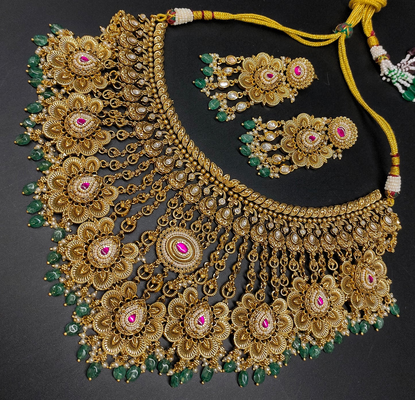 ANTIK HEAVY CHOCKER